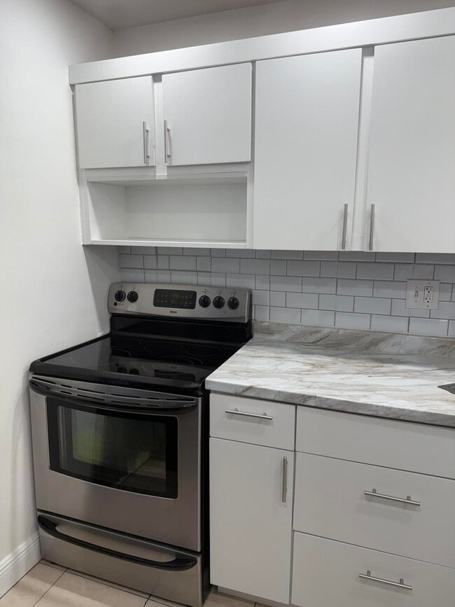 Foto del edificio - 5750 NW 64th Ave