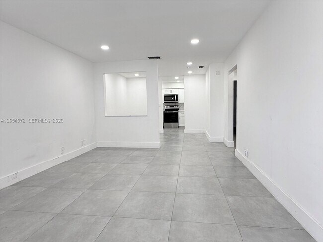 Foto del edificio - 1470 NW 22nd Ct