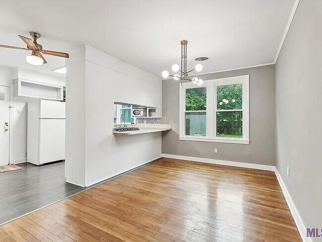 Foto del edificio - 427 S Ardenwood Dr