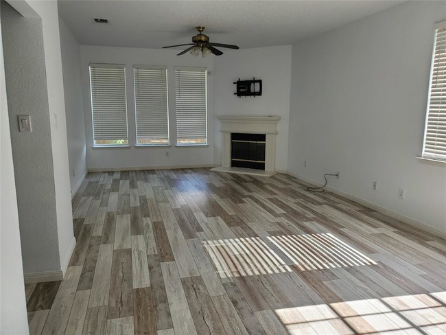 Building Photo - 4440 Park Creek Ct