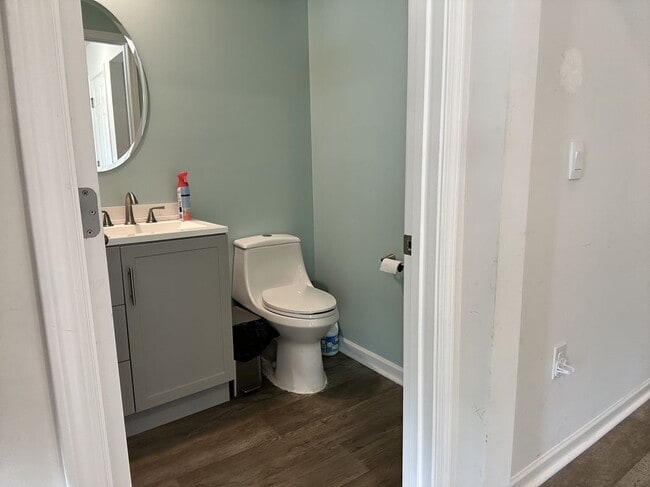 Building Photo - 5459 Carolines Way