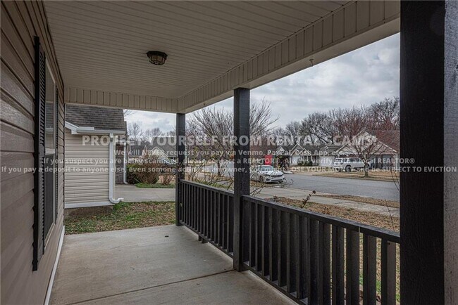 Foto del edificio - 1384 S Holland Dr