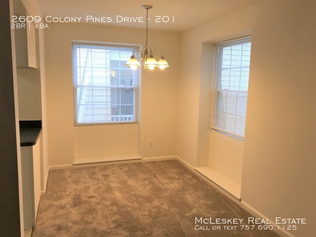 Foto del edificio - Colony Pines Apartments
