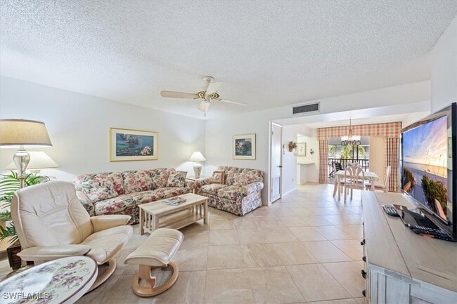 Foto del edificio - 788 Park Shore Dr