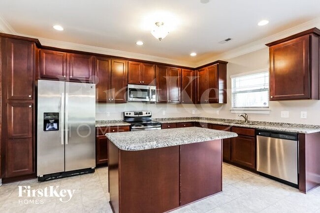 Building Photo - 2205 Wise Owl Dr