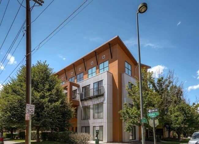 Building Photo - 3295 Blake St