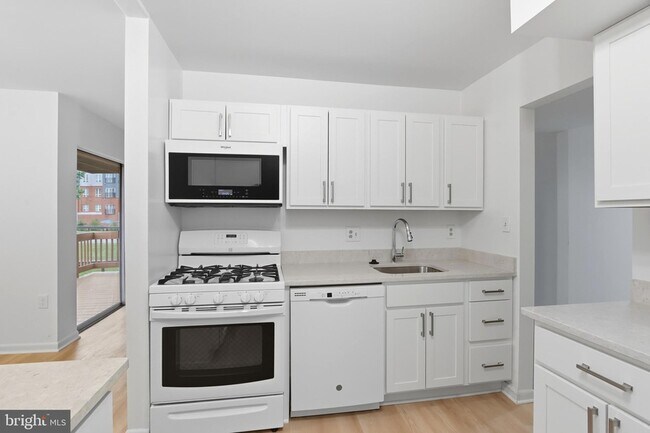 Foto del edificio - 5005 Green Mountain Cir