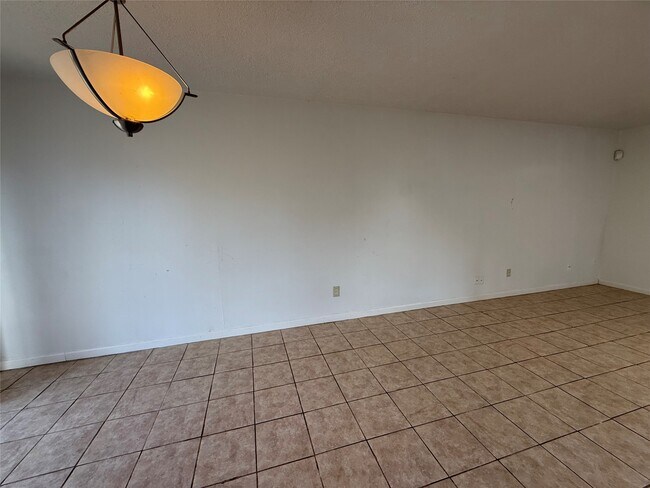 Foto del edificio - 4702 Ridgemar Cir