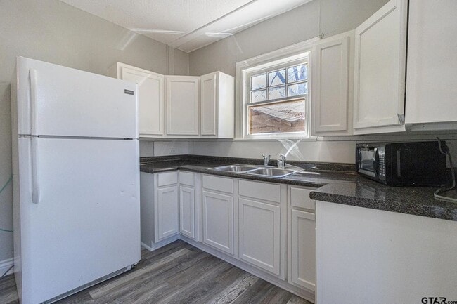 Building Photo - Charming 2 Bed, 1 Bath Home Near Downtown Tyler!