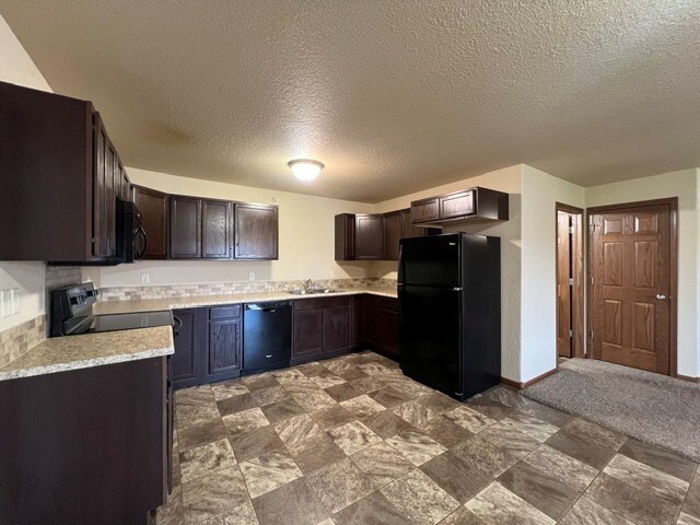 Building Photo - Auburn Hills