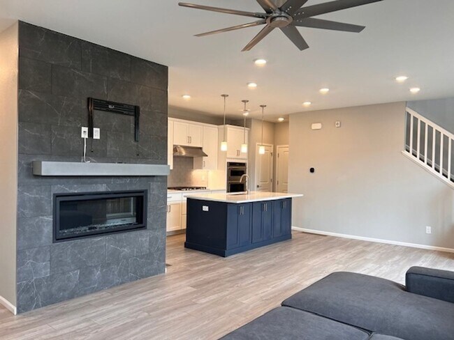 Building Photo - 4 Bedroom Single Family Home in Parker