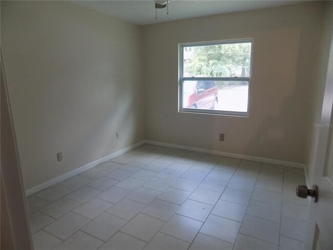 Foto del edificio - 6124 SW 10th Pl