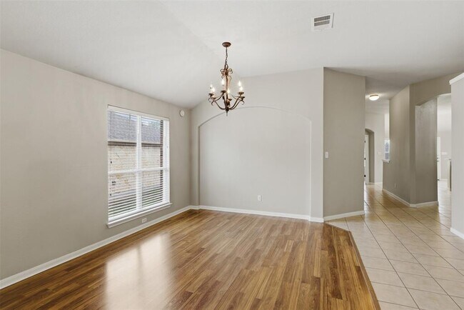 Foto del edificio - 924 Abbeyglen Castle Dr