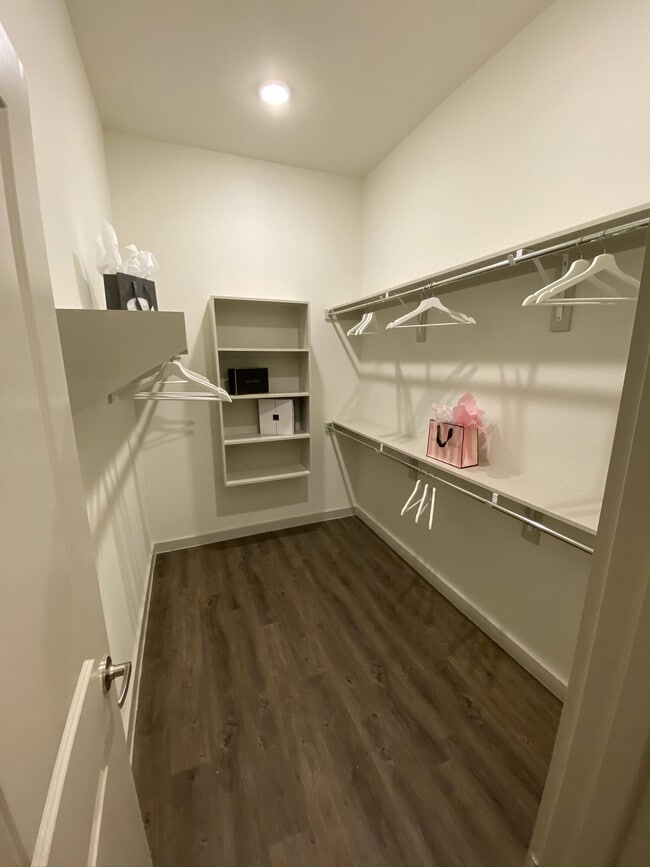 Mark On Conquest II Apartments in Waxahachie, TX