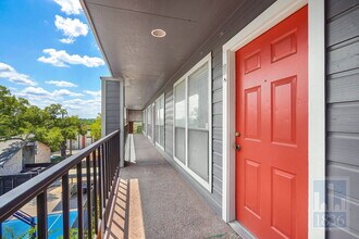 Building Photo - 2804 Rio Grande St