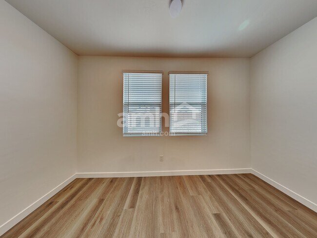 Building Photo - 7429 S Paseo Monte de Oro