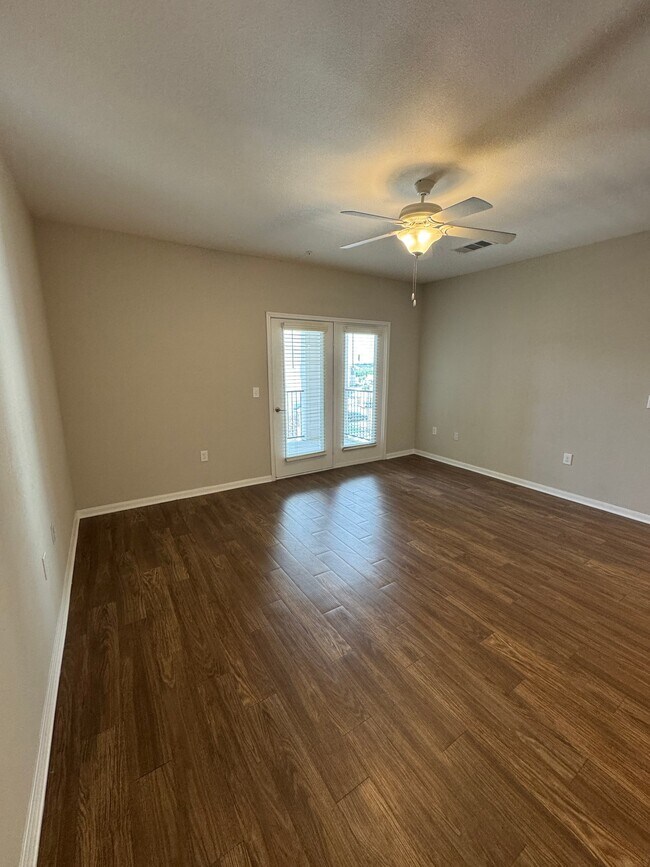 Foto del edificio - 450 Houston Ridge Dr