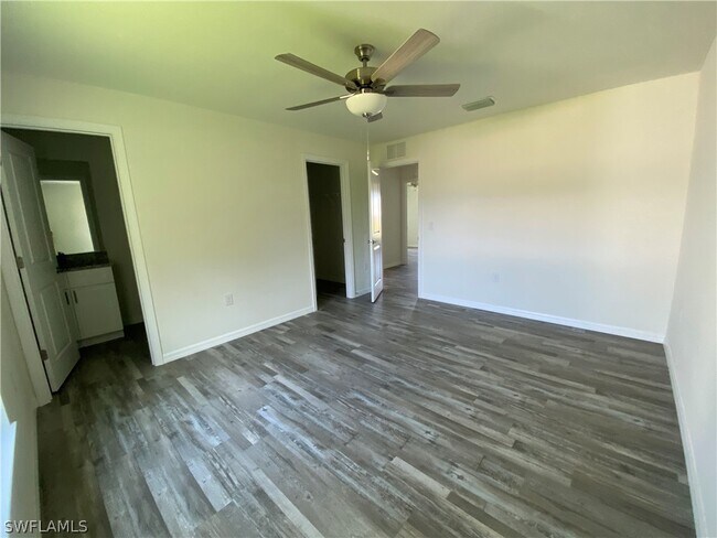 Foto del edificio - 22 NW 25th St