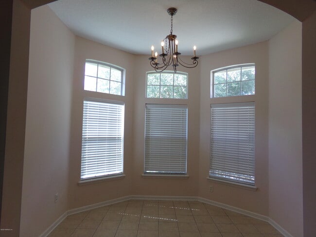 Building Photo - 3843 Westridge Dr