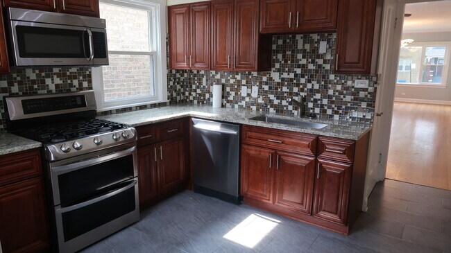 Foto del edificio - 4103 N Menard Ave