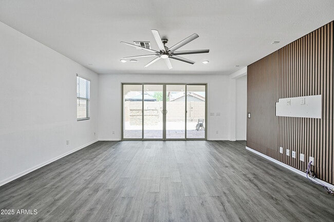 Building Photo - 4030 W Ross Ave