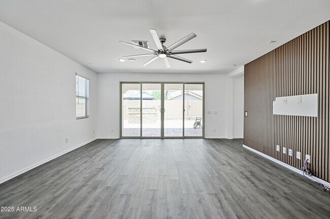 Foto del edificio - 4030 W Ross Ave