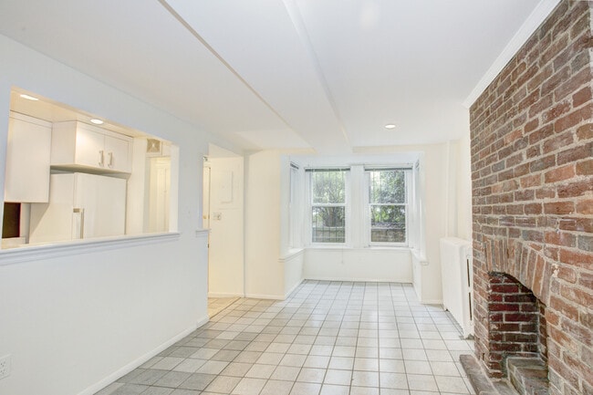 Photo - 1217 1/2 Independence Ave SE- House