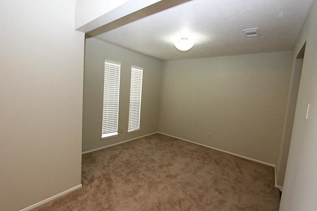 Building Photo - 4330 Maple Cross Dr