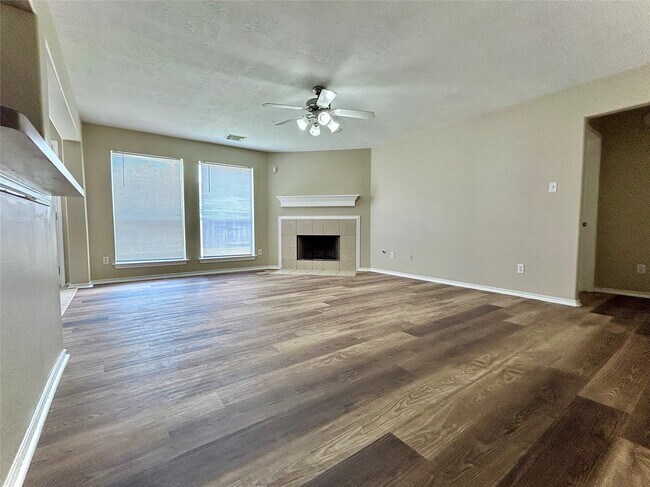 Foto del edificio - 21814 Kardy St