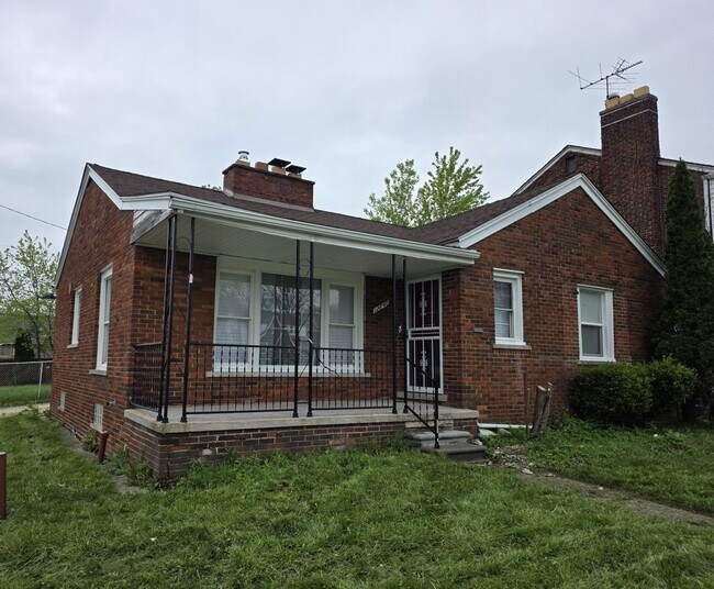Foto del edificio - 12840 Kilbourne Ave