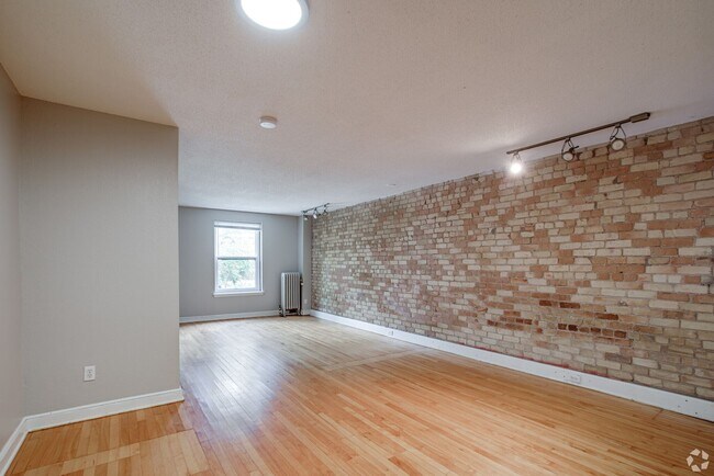 Foto del interior - 1400–1408 Spruce Pl – Oak Grove Downtown