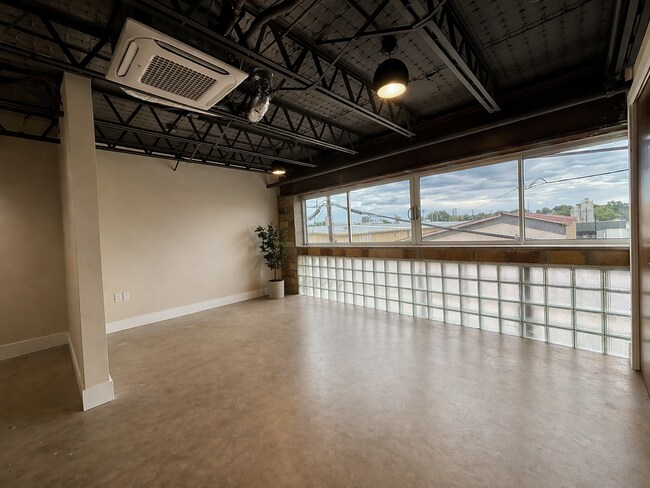 Foto del edificio - The Garden Lofts