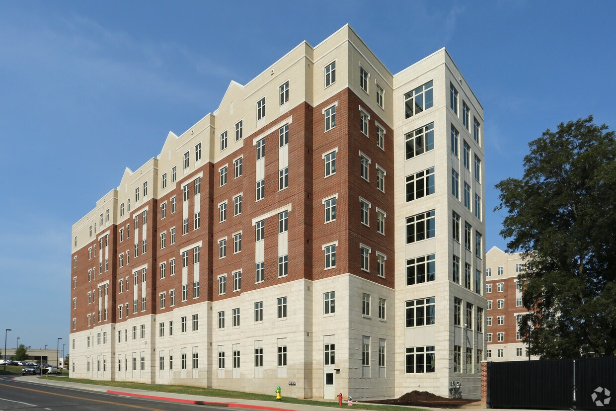 Woodland Glen II, III, IV, V Apartments in Lexington, KY