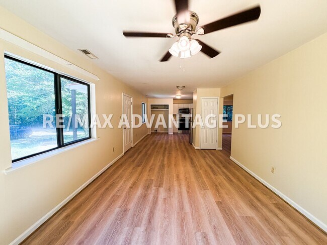 Foto del edificio - 9982 Green Bay Rd