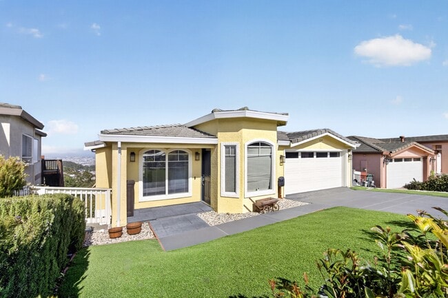Building Photo - 208 Goodwin Dr