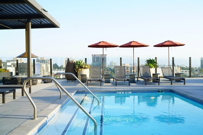 Building Photo - Denizen