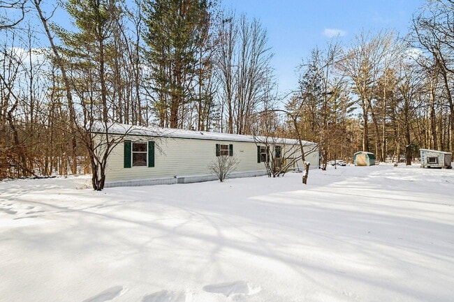 Building Photo - 3 Bedroom, 2 Bath Rental - $1550/month