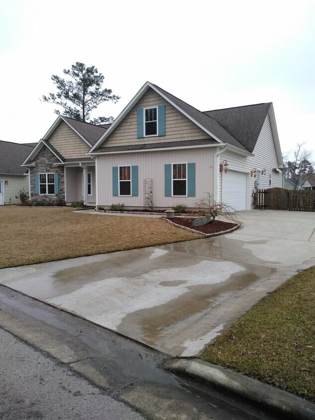 Foto principal - 3129 John Willis Rd