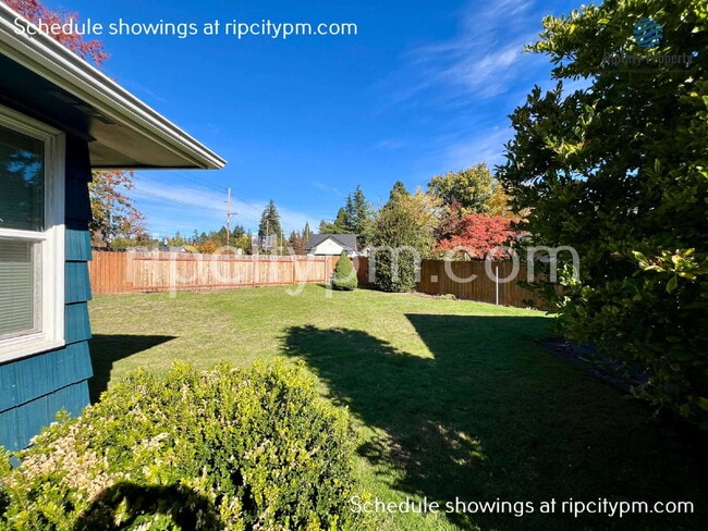 Building Photo - 8040 SW Oleson Rd