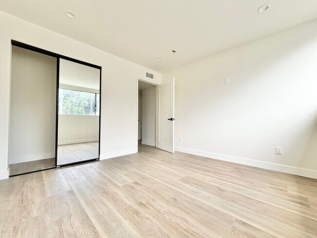 Building Photo - 11600 Rochester Ave Los Angeles, CA 90025