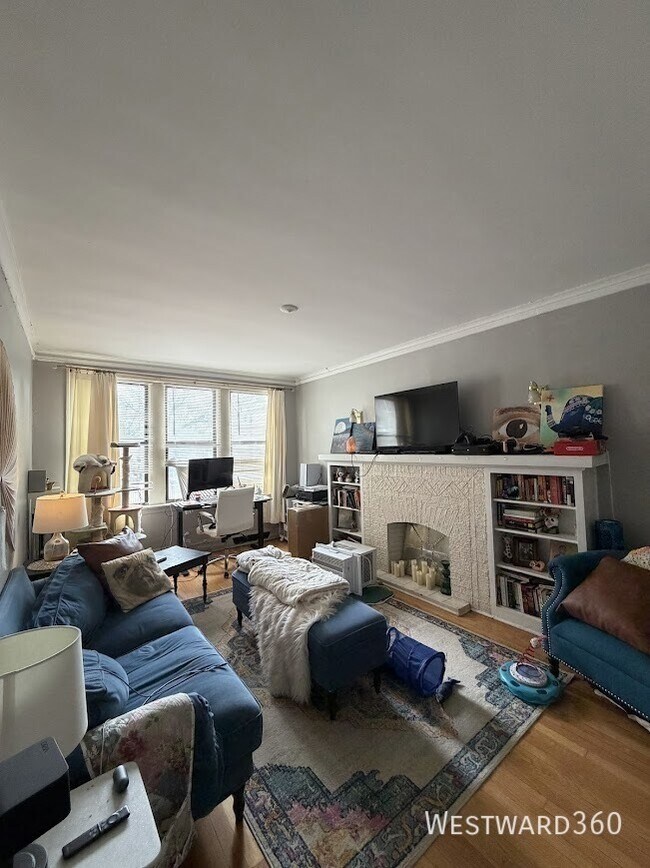 Foto del edificio - 6051 N Hermitage-1