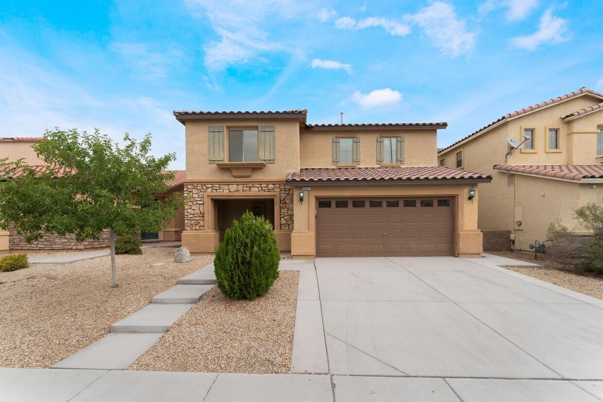 Primary Photo - 4332 Desert Park Ave
