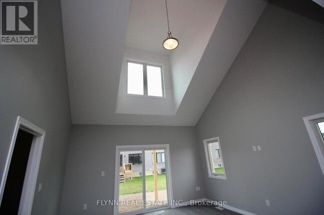 Building Photo - 10 Elvira Wy