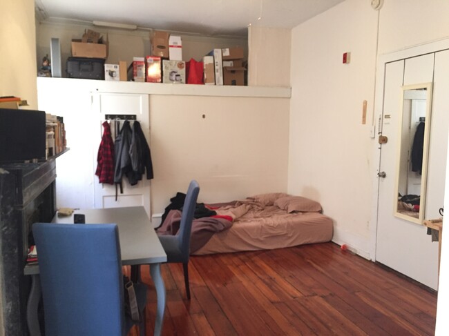 Building Photo - 1104 Spruce St