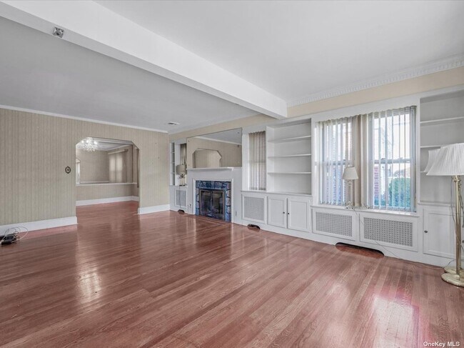 Building Photo - 85-72 262nd St