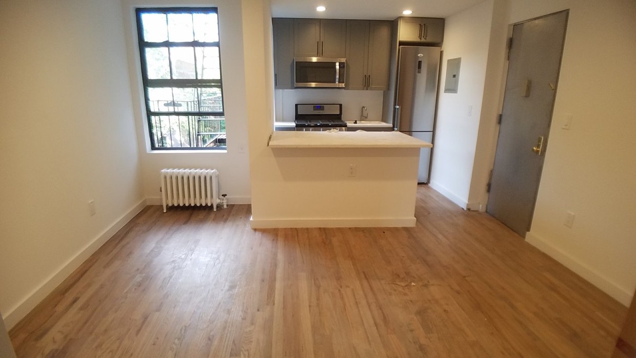 Primary Photo - 2588 7th Ave