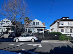 Building Photo - 722 30th St