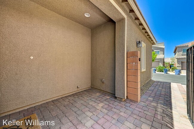 Building Photo - 3 br, 2.5 bath House - 5576 Sancho Throne