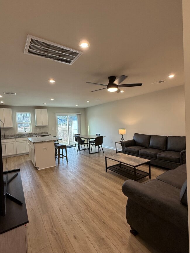 Foto del edificio - 338 Myrtle Meadows Dr