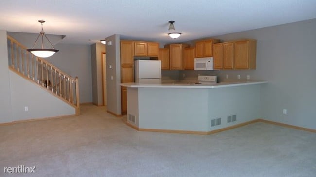 Building Photo - 2 br, 3 bath Townhome - 7623 Arbor Lane